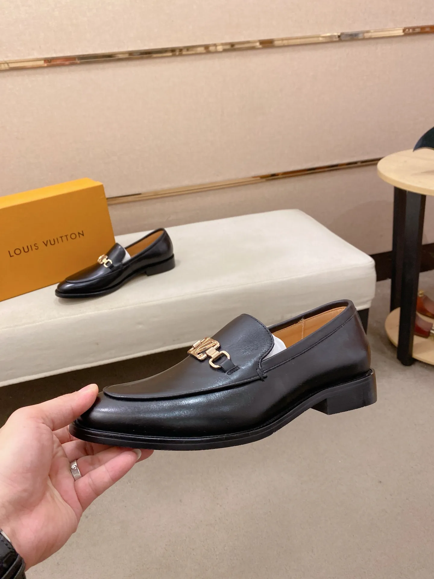 Men's men's shoes 💰 520💰⚡️New models on the market⚡️ Louis Vuitton (Louis Vuitton/LV) casual, business formal wear! Made with pure Italian craftsmanship, the upper is made of first-layer cowhide, which is full of texture! The lining is cowhide and the original rubber leather shoe outsole. The style is atmospheric and comfortable! Positive code 38-44
